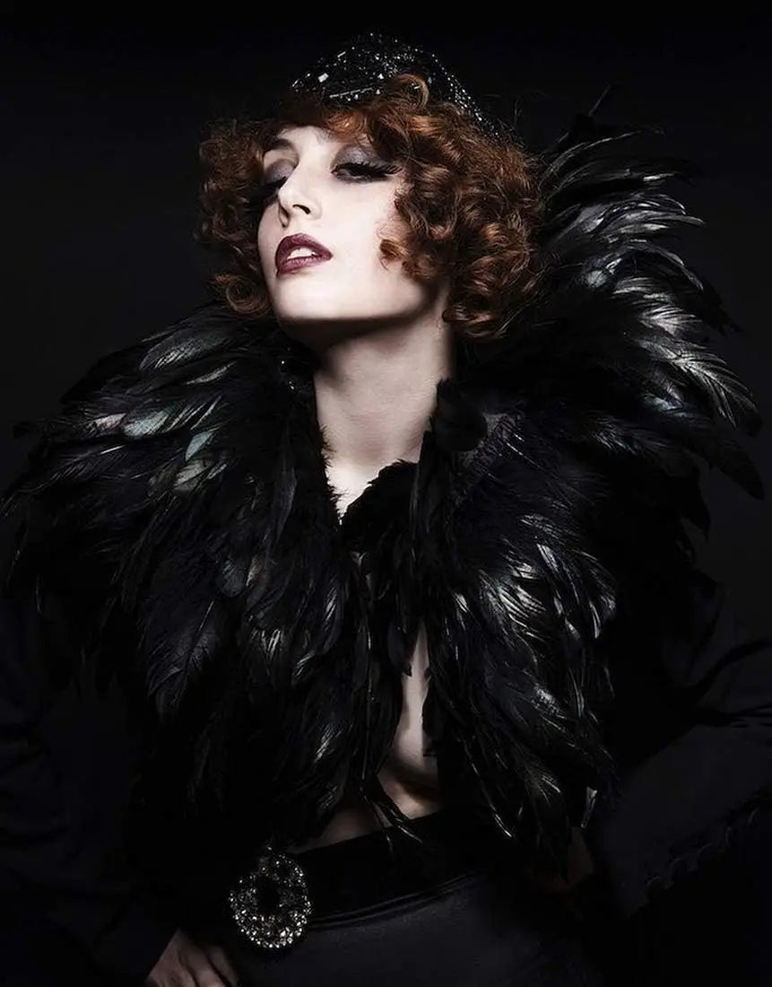Witch's genuine feather shawl cloak with lace collar, suitable for all kinds of festival activities, witch costume.